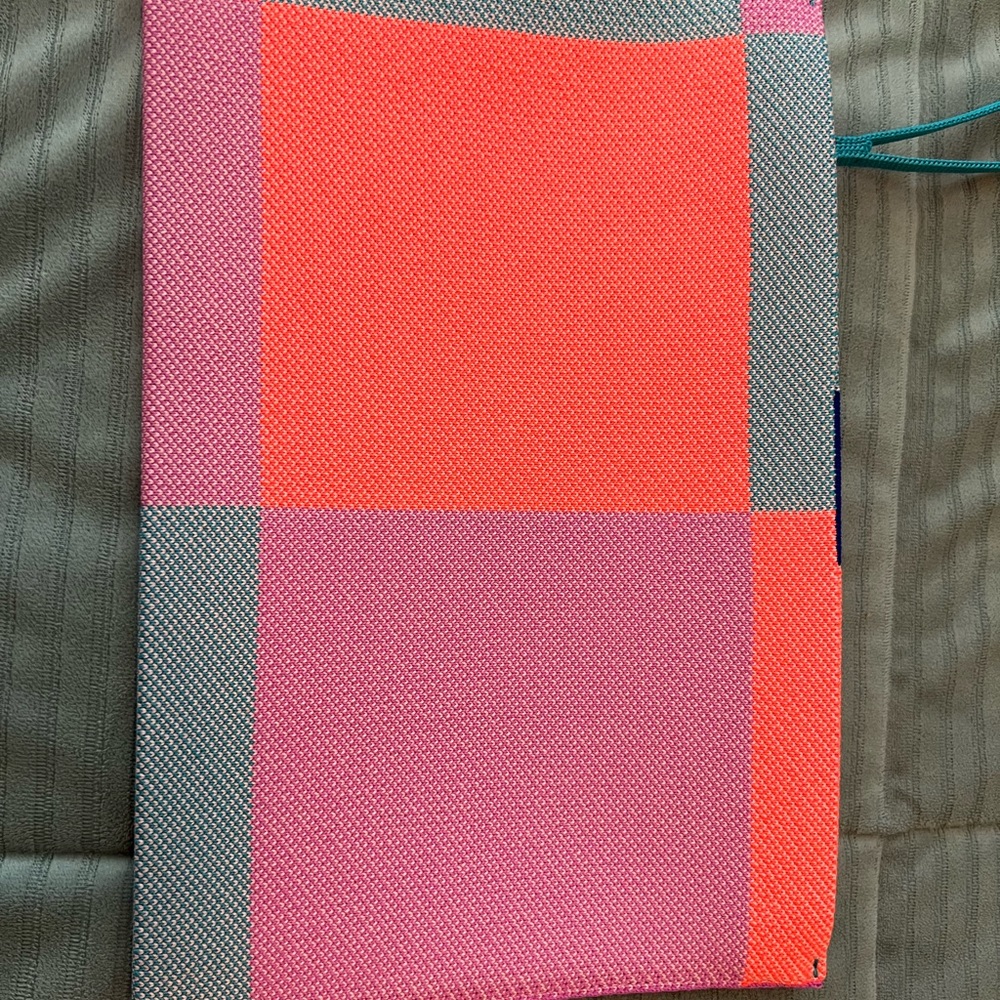 Rothy’s essential pouch